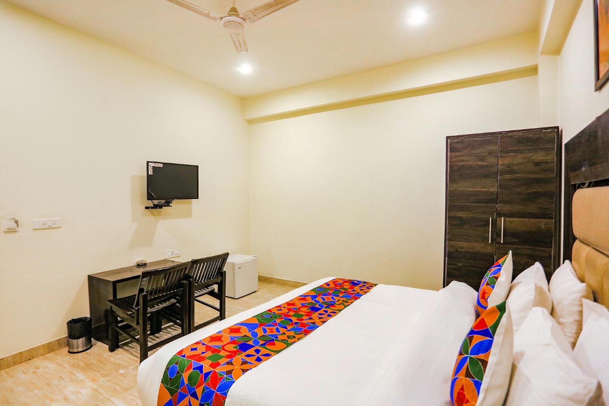Fabhotel The Kiara Near Igi Delhi Airport 뉴델리 외부 사진