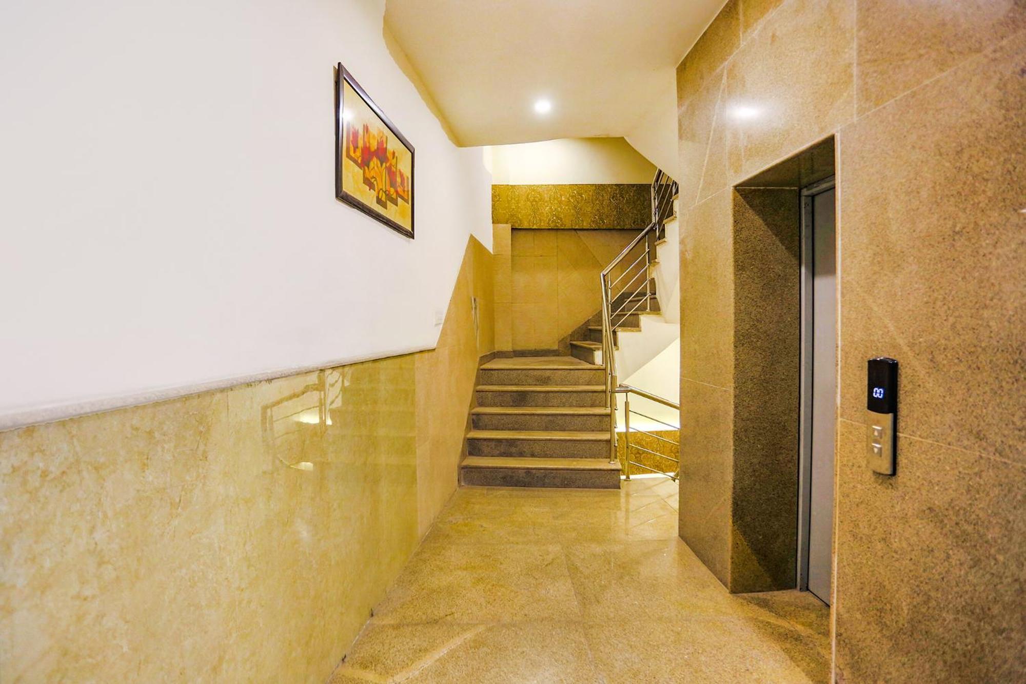 Fabhotel The Kiara Near Igi Delhi Airport 뉴델리 외부 사진