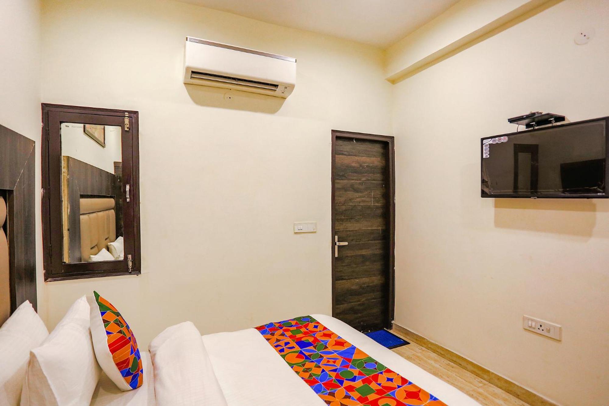 Fabhotel The Kiara Near Igi Delhi Airport 뉴델리 외부 사진