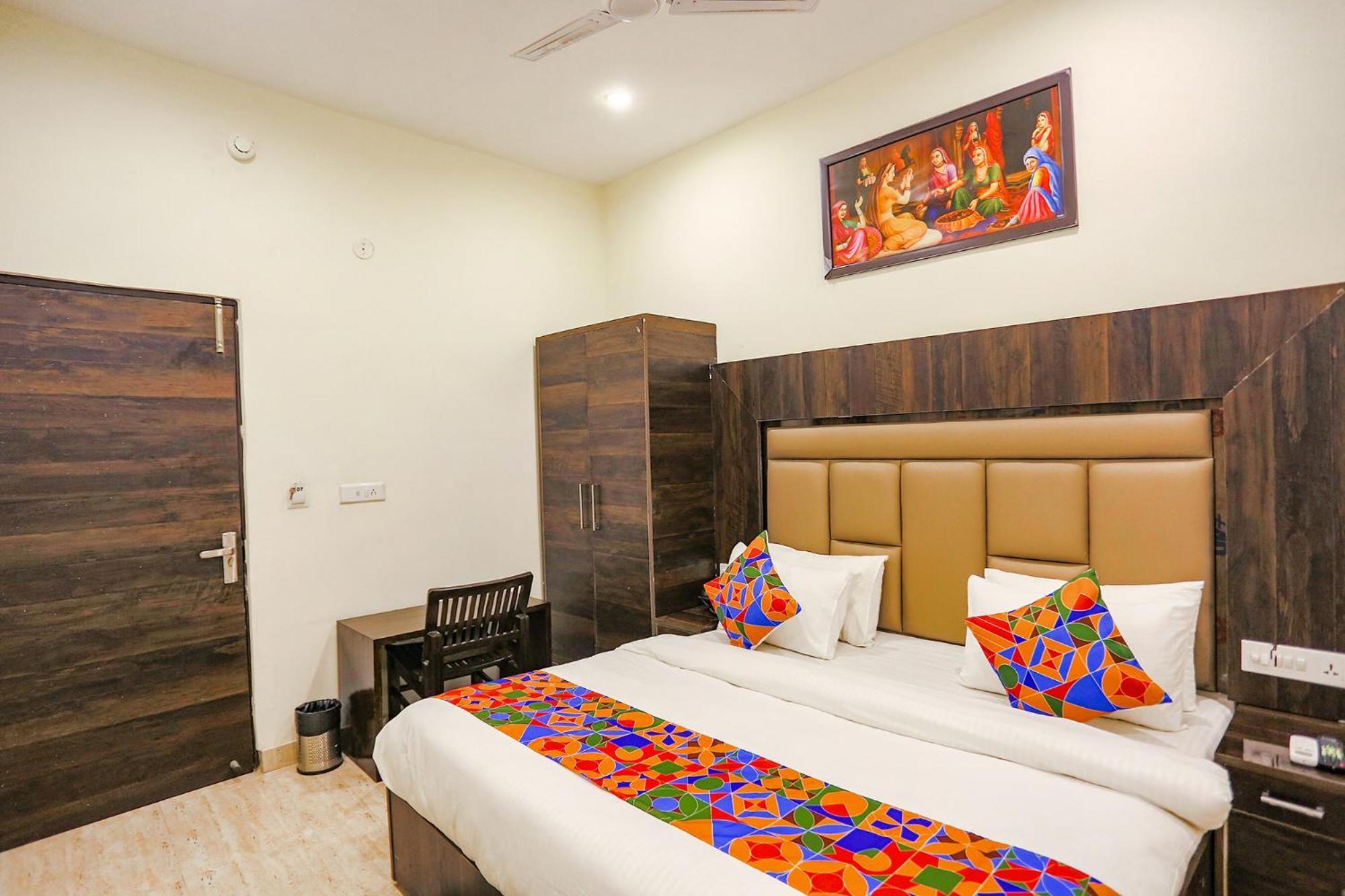 Fabhotel The Kiara Near Igi Delhi Airport 뉴델리 외부 사진